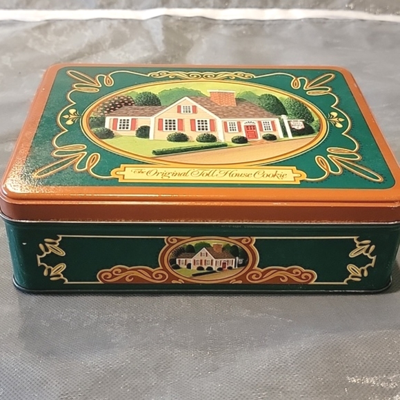🍃 Toll House Cookie tin - Picture 2 of 6